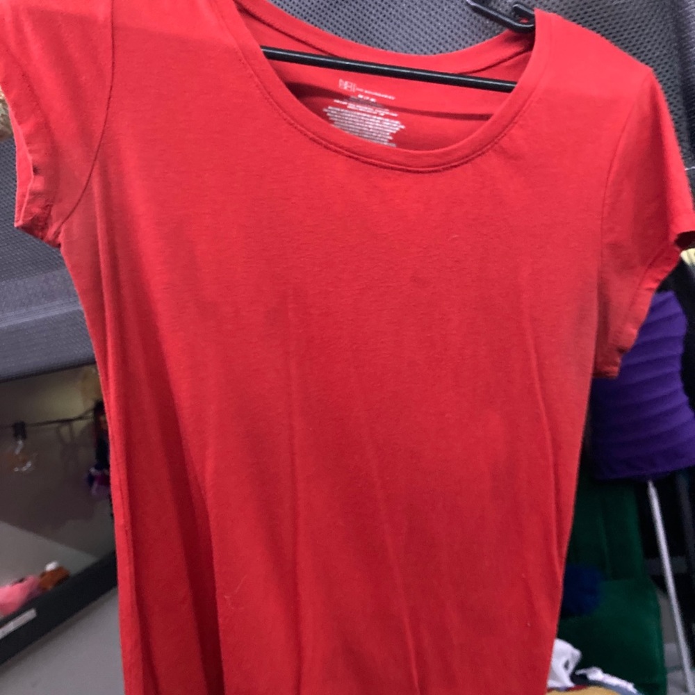 orange tee